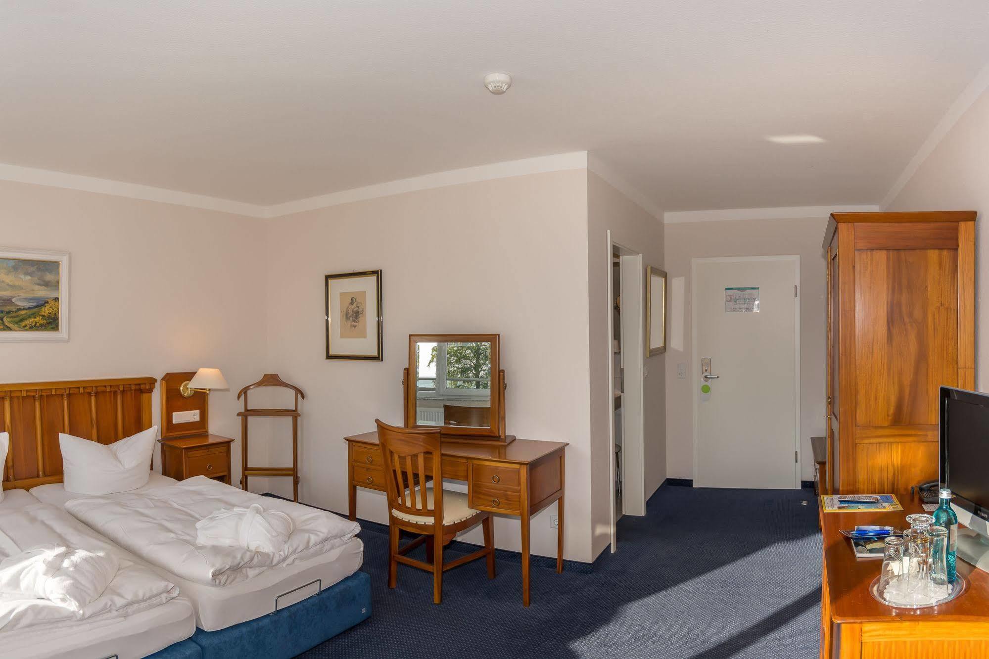 Hotel Badehaus Goor Putbus Exterior foto