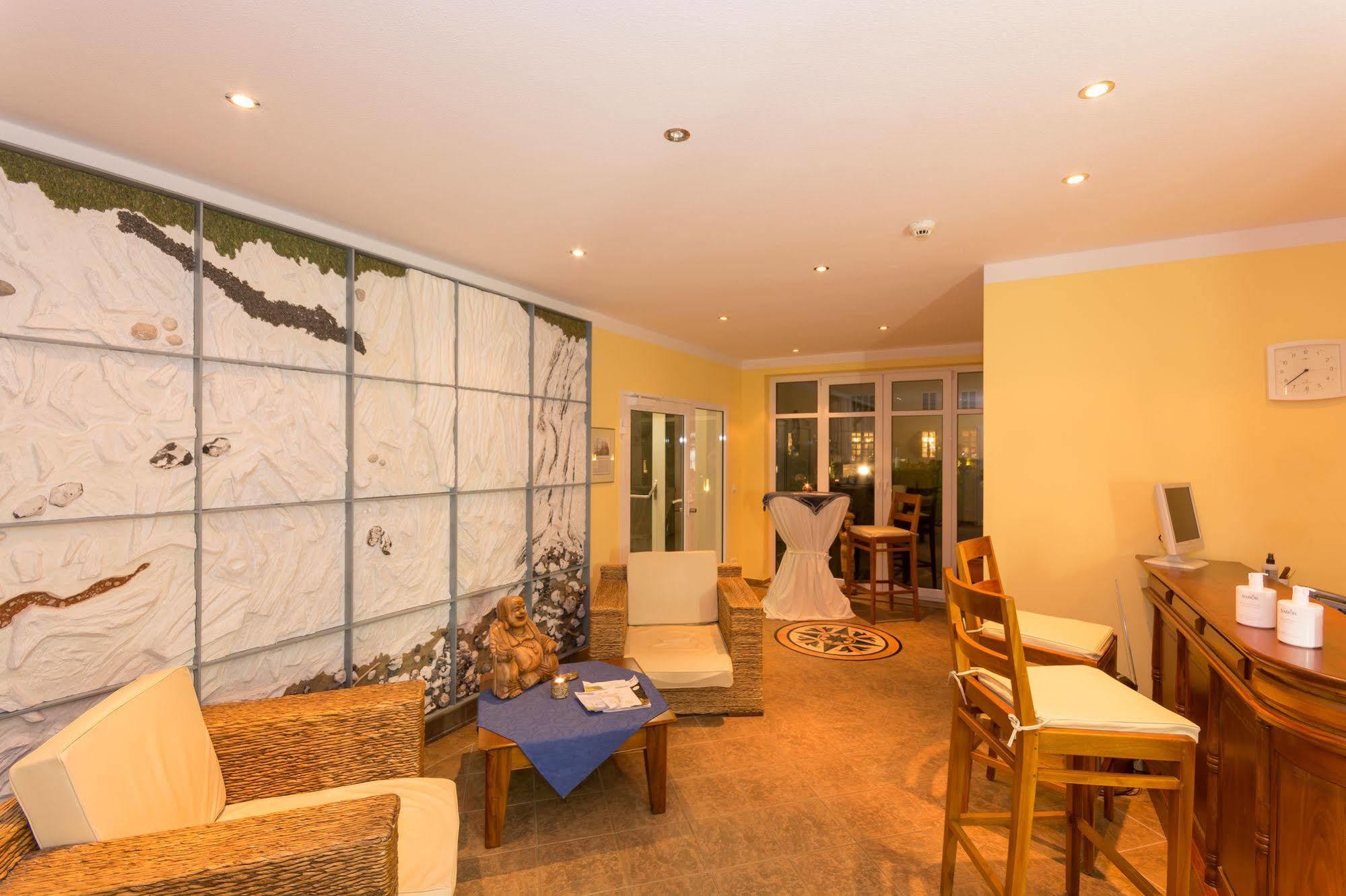Hotel Badehaus Goor Putbus Exterior foto